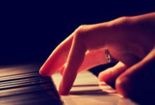 深圳男篮遭遇波折，坚持拼搏争取一线生机